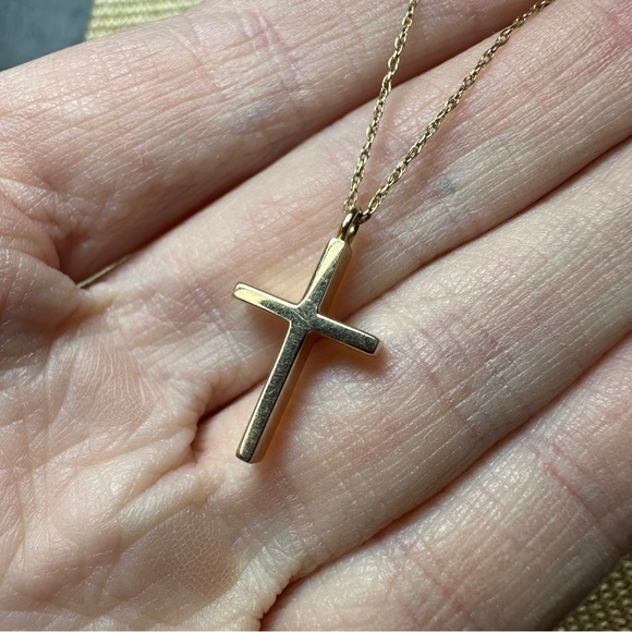Barton A. Ballou Jewelry - B.A.B. Barton A. Ballou 14K Gold Cross Pendant Necklace 3 Grams